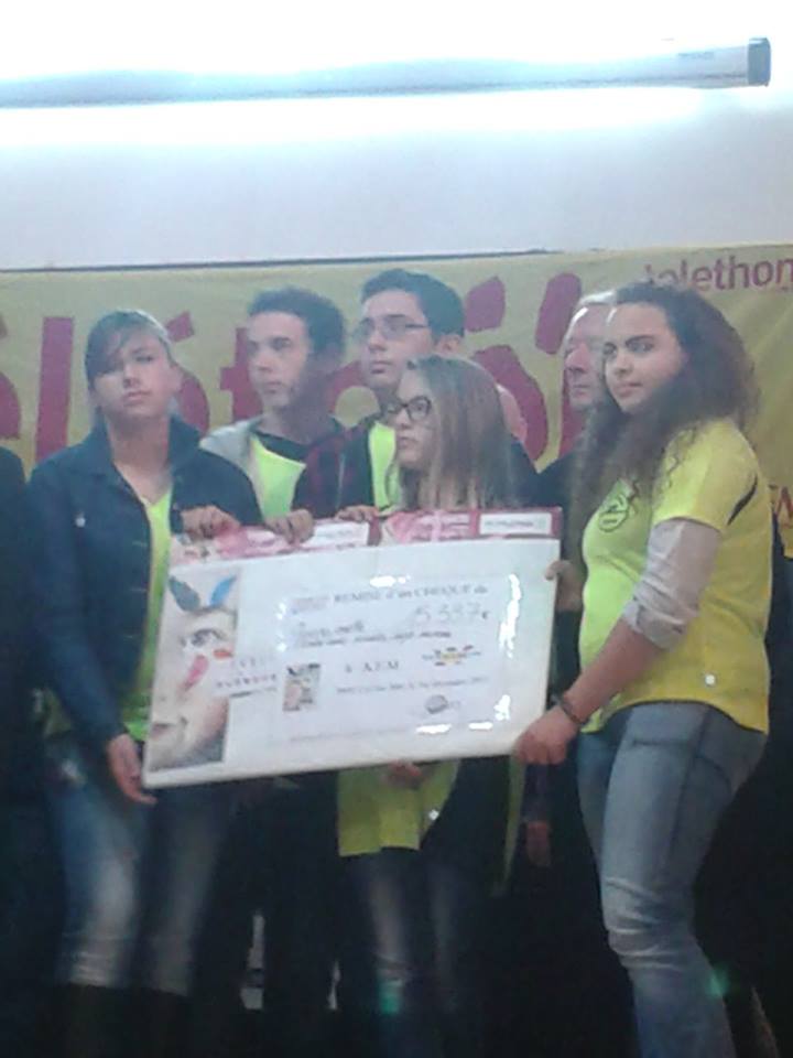 remise du chèque à l'AFM